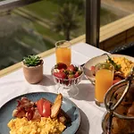 Отель Solverde And Wellness Center 5*